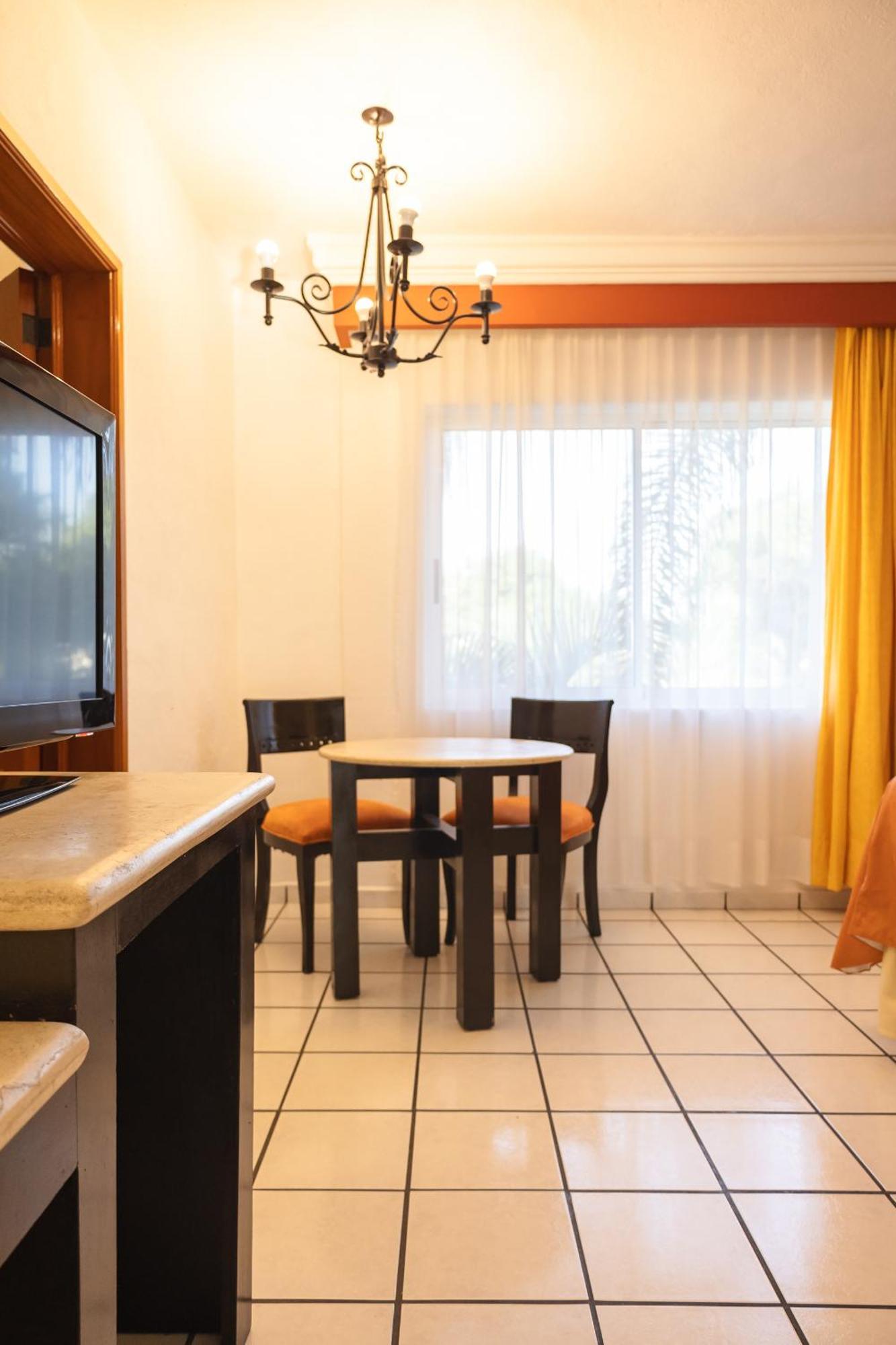 Maria Isabel Colima Hotel ภายนอก รูปภาพ