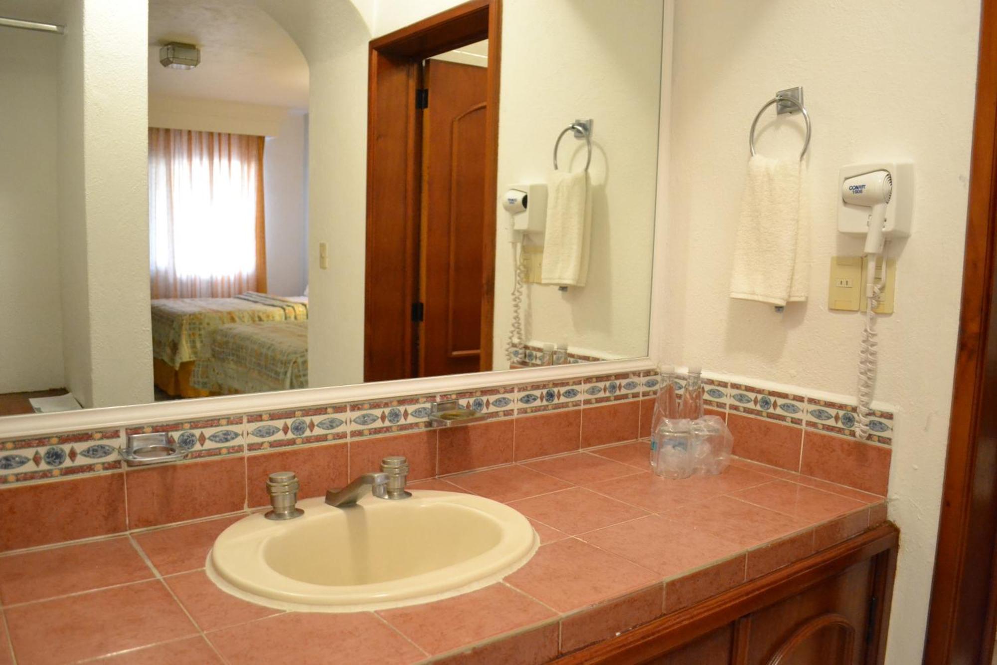 Maria Isabel Colima Hotel ภายนอก รูปภาพ